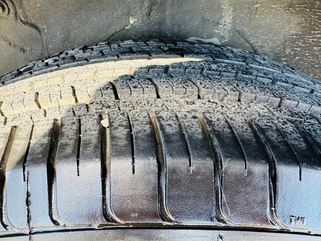 ハリアー プレミアム　アドバンスドパッケージ　衝突軽減ブレーキ・４ＷＤ・モデリスタフルエアロ・メーカーナビ・ＪＢＬ・ＣＤ・ＤＶＤ・Ｂｌｕｅｔｏｏｔｈ・フルセグ・全周囲カメラ・ＡＣＣ・パワーバックドア・置くだけ充電・外品ステアリング／シフトノブ（57枚目）