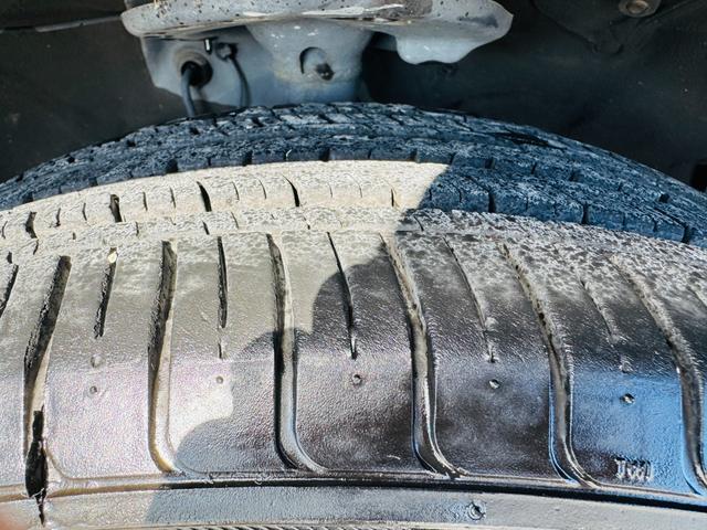 ハリアー プレミアム　アドバンスドパッケージ　衝突軽減ブレーキ・４ＷＤ・モデリスタフルエアロ・メーカーナビ・ＪＢＬ・ＣＤ・ＤＶＤ・Ｂｌｕｅｔｏｏｔｈ・フルセグ・全周囲カメラ・ＡＣＣ・パワーバックドア・置くだけ充電・外品ステアリング／シフトノブ（61枚目）