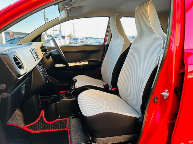 アルト Ｆ　５速ＭＴ・純正オーディオ・ＣＤ再生可・キーレス・ＥＴＣ・外品ＬＥＤライト・ＲＡＹＳ１５インチアルミ・Ｐｉｖｏｔタコメーター・メガネガーニッシュ・車検Ｒ９年９月・保証付（14枚目）