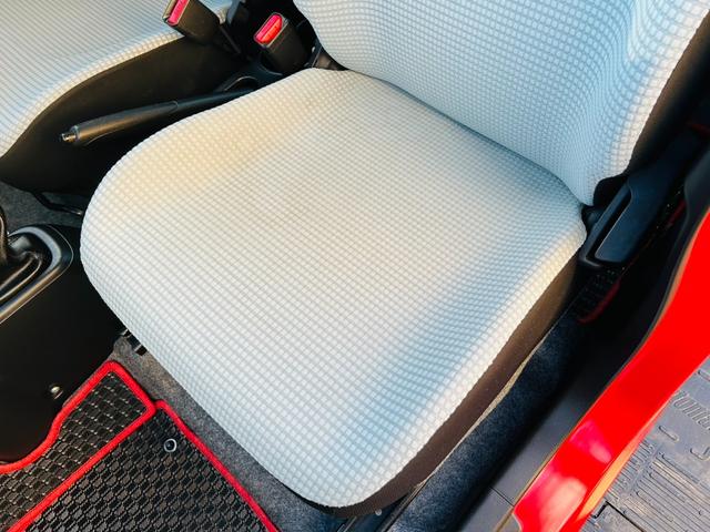 アルト Ｆ　５速ＭＴ・純正オーディオ・ＣＤ再生可・キーレス・ＥＴＣ・外品ＬＥＤライト・ＲＡＹＳ１５インチアルミ・Ｐｉｖｏｔタコメーター・メガネガーニッシュ・車検Ｒ９年９月・保証付（15枚目）