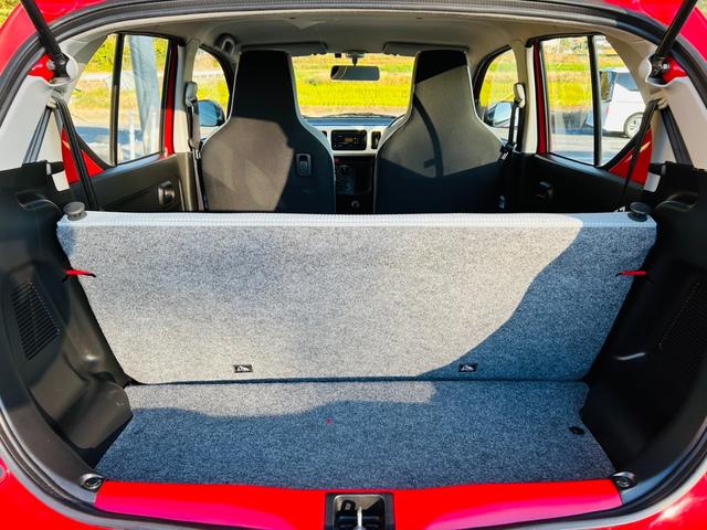 アルト Ｆ　５速ＭＴ・純正オーディオ・ＣＤ再生可・キーレス・ＥＴＣ・外品ＬＥＤライト・ＲＡＹＳ１５インチアルミ・Ｐｉｖｏｔタコメーター・メガネガーニッシュ・車検Ｒ９年９月・保証付（26枚目）