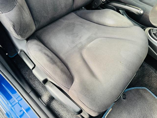 フィット RS 5速MT・CUSCO車高調・OMPステアリング・TRUSTマフラー・WORK15インチAW・外品ナビ・TV・オートライト・HID・キーレス・Fフォグ・電格ミラー(11枚目)