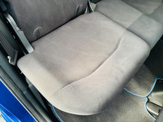 フィット RS 5速MT・CUSCO車高調・OMPステアリング・TRUSTマフラー・WORK15インチAW・外品ナビ・TV・オートライト・HID・キーレス・Fフォグ・電格ミラー(19枚目)