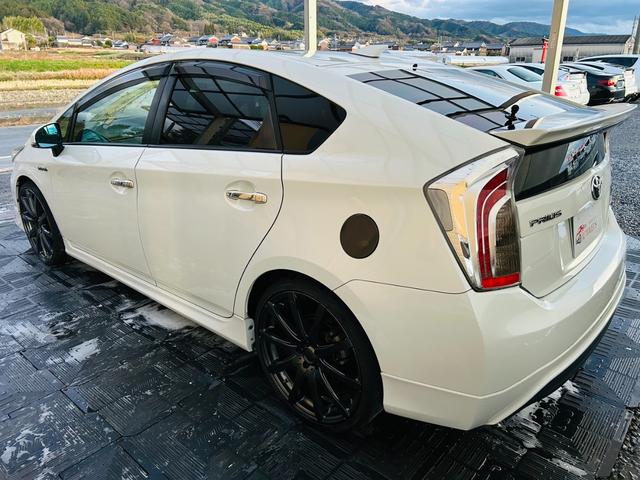 プリウス Sツーリングセレクション モデリスタエアロ・社外20インチアルミ・社外マフラー・社外ステアリング・リアスポ・純8インチナビ・フルセグ・CD/DVD再生可・Bluetooth・バックカメラ・ETC・ドラレコ・リアスモ・保証付き(2枚目)
