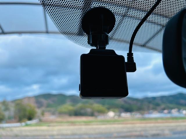 プリウス Sツーリングセレクション モデリスタエアロ・社外20インチアルミ・社外マフラー・社外ステアリング・リアスポ・純8インチナビ・フルセグ・CD/DVD再生可・Bluetooth・バックカメラ・ETC・ドラレコ・リアスモ・保証付き(9枚目)