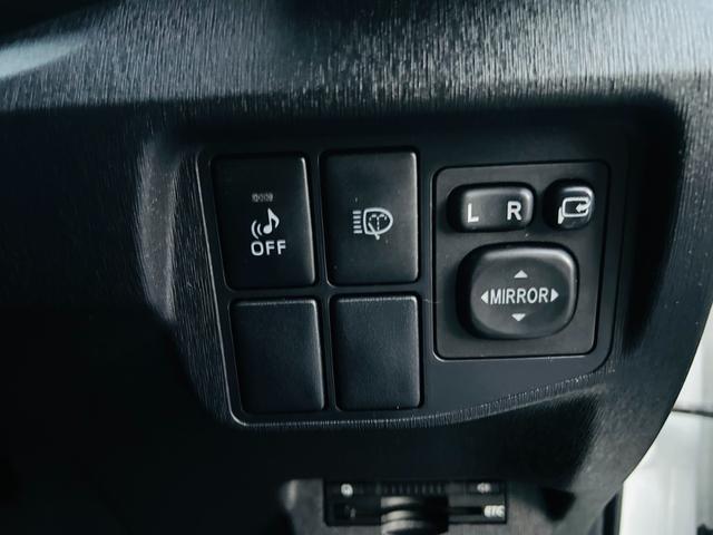 プリウス Sツーリングセレクション モデリスタエアロ・社外20インチアルミ・社外マフラー・社外ステアリング・リアスポ・純8インチナビ・フルセグ・CD/DVD再生可・Bluetooth・バックカメラ・ETC・ドラレコ・リアスモ・保証付き(11枚目)