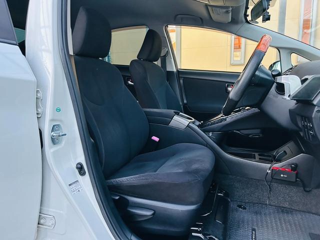 プリウス Sツーリングセレクション モデリスタエアロ・社外20インチアルミ・社外マフラー・社外ステアリング・リアスポ・純8インチナビ・フルセグ・CD/DVD再生可・Bluetooth・バックカメラ・ETC・ドラレコ・リアスモ・保証付き(13枚目)