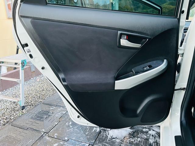 プリウス Sツーリングセレクション モデリスタエアロ・社外20インチアルミ・社外マフラー・社外ステアリング・リアスポ・純8インチナビ・フルセグ・CD/DVD再生可・Bluetooth・バックカメラ・ETC・ドラレコ・リアスモ・保証付き(33枚目)