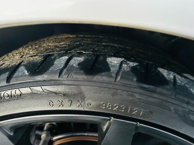 プリウス Sツーリングセレクション モデリスタエアロ・社外20インチアルミ・社外マフラー・社外ステアリング・リアスポ・純8インチナビ・フルセグ・CD/DVD再生可・Bluetooth・バックカメラ・ETC・ドラレコ・リアスモ・保証付き(55枚目)