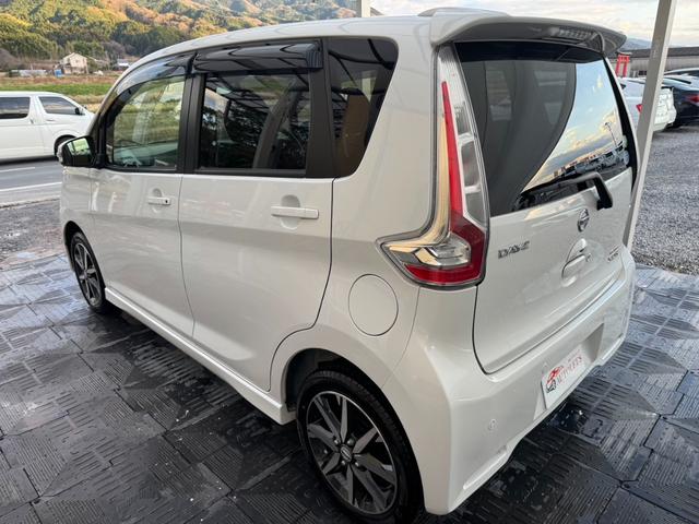 デイズ ハイウェイスター　Ｇターボ　４ＷＤ・エマージェンシーブレーキ・アラウンドビューモニター・純ナビ・フルセグ・ＣＤ／ＤＶＤ・Ｂｌｕｅｔｏｏｔｈ・クルコン・ナビ連動ドラレコ・シートヒーター・ステリモ・ＨＩＤ・コーナーセンサー・保証付き（2枚目）