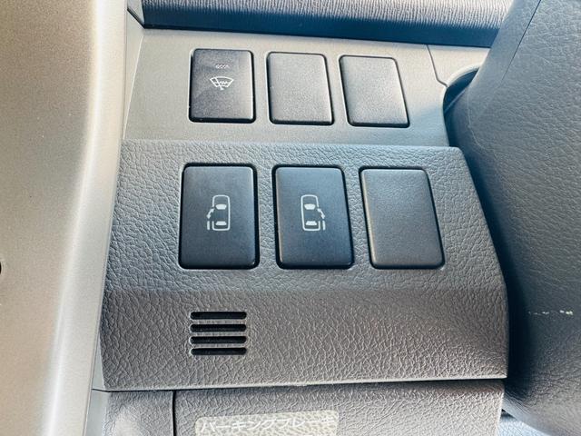 �����Ɏ��ɓ��X�̍���m�S���ł̎ԗ��i���`�F�b�N���������Ă���܂��I�܂��A���撼���ԂȂ̂ŁA�O�I�[�i�[�l�̎g�p�󋵂�ۊǏ󋵂܂ŏڍׂ�������Ɣc�����Ă���̂Ŏ��M�������Ă���ďo���܂���