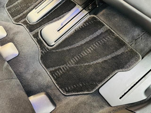 �����Ɏ��ɓ��X�̍���m�S���ł̎ԗ��i���`�F�b�N���������Ă���܂��I�܂��A���撼���ԂȂ̂ŁA�O�I�[�i�[�l�̎g�p�󋵂�ۊǏ󋵂܂ŏڍׂ�������Ɣc�����Ă���̂Ŏ��M�������Ă���ďo���܂���