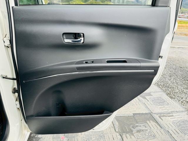 �����Ɏ��ɓ��X�̍���m�S���ł̎ԗ��i���`�F�b�N���������Ă���܂��I�܂��A���撼���ԂȂ̂ŁA�O�I�[�i�[�l�̎g�p�󋵂�ۊǏ󋵂܂ŏڍׂ�������Ɣc�����Ă���̂Ŏ��M�������Ă���ďo���܂���