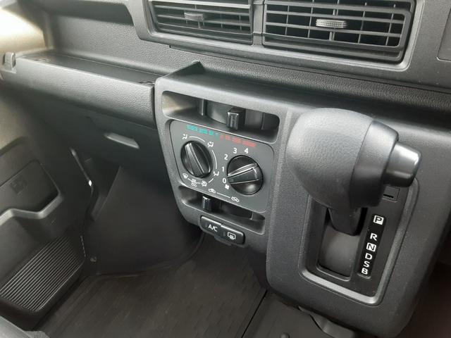 ハイゼットカーゴ クルーズターボ　キーフリー　パワーウィンドゥ　ワンオーナー　禁煙車　キーフリー　衝突回避支援システム　誤発信抑制制御機能　　マニュアルエアコン　パワーウインドウ　アイドリングストップ　リヤフルフラットシート　オーディオレス（6枚目）