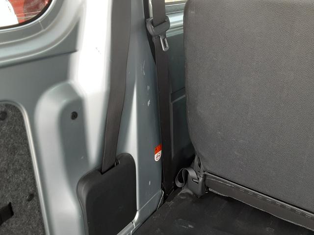 ハイゼットカーゴ クルーズターボ　キーフリー　パワーウィンドゥ　ワンオーナー　禁煙車　キーフリー　衝突回避支援システム　誤発信抑制制御機能　　マニュアルエアコン　パワーウインドウ　アイドリングストップ　リヤフルフラットシート　オーディオレス（10枚目）