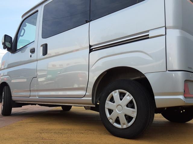 ハイゼットカーゴ クルーズターボ　キーフリー　パワーウィンドゥ　ワンオーナー　禁煙車　キーフリー　衝突回避支援システム　誤発信抑制制御機能　　マニュアルエアコン　パワーウインドウ　アイドリングストップ　リヤフルフラットシート　オーディオレス（18枚目）