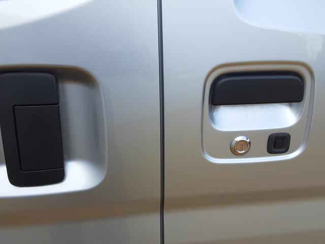 ハイゼットカーゴ クルーズターボ　キーフリー　パワーウィンドゥ　ワンオーナー　禁煙車　キーフリー　衝突回避支援システム　誤発信抑制制御機能　　マニュアルエアコン　パワーウインドウ　アイドリングストップ　リヤフルフラットシート　オーディオレス（22枚目）