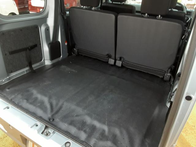 ハイゼットカーゴ クルーズターボ　キーフリー　パワーウィンドゥ　ワンオーナー　禁煙車　キーフリー　衝突回避支援システム　誤発信抑制制御機能　　マニュアルエアコン　パワーウインドウ　アイドリングストップ　リヤフルフラットシート　オーディオレス（30枚目）