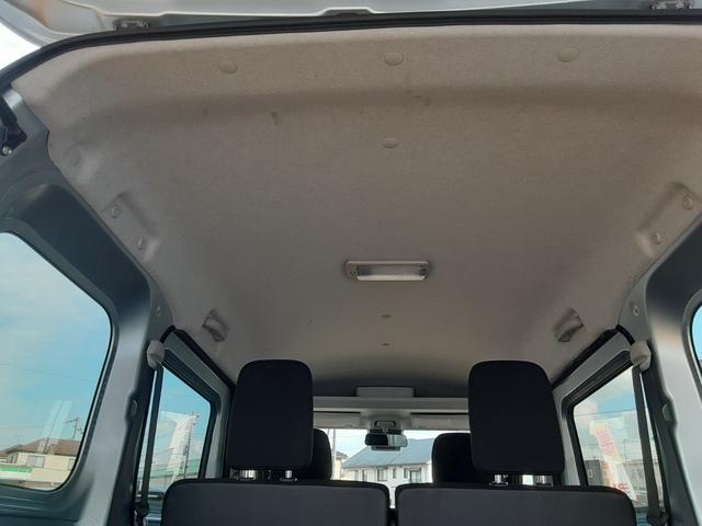 ハイゼットカーゴ クルーズターボ　キーフリー　パワーウィンドゥ　ワンオーナー　禁煙車　キーフリー　衝突回避支援システム　誤発信抑制制御機能　　マニュアルエアコン　パワーウインドウ　アイドリングストップ　リヤフルフラットシート　オーディオレス（31枚目）