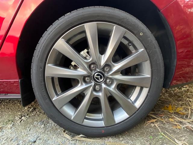 MAZDA3セダン 15S ツーリング メーカーオプション(純正バーグラアラーム/純正ドアエッジモール/360°セーフティパッケージ)付加(ヘッドアップディスプレイ/プッシュスタート/バックカメラ/全周囲カメラ/オートライト/ETC(22枚目)