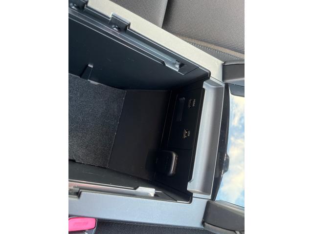 MAZDA3セダン 15S ツーリング メーカーオプション(純正バーグラアラーム/純正ドアエッジモール/360°セーフティパッケージ)付加(ヘッドアップディスプレイ/プッシュスタート/バックカメラ/全周囲カメラ/オートライト/ETC(29枚目)