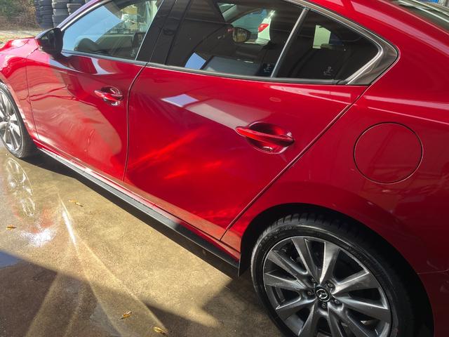 MAZDA3セダン 15S ツーリング メーカーオプション(純正バーグラアラーム/純正ドアエッジモール/360°セーフティパッケージ)付加(ヘッドアップディスプレイ/プッシュスタート/バックカメラ/全周囲カメラ/オートライト/ETC(55枚目)