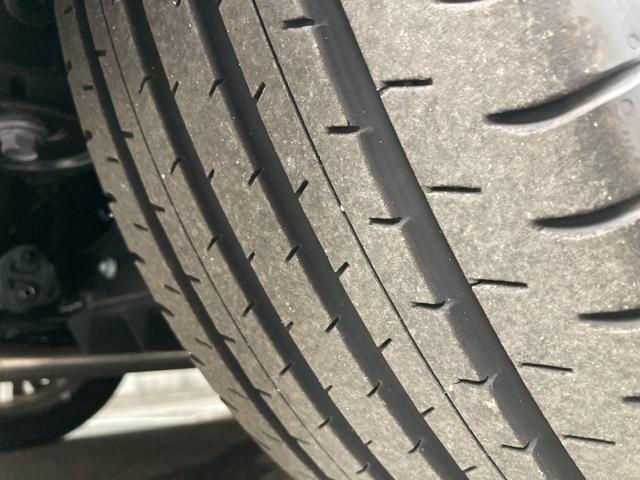 ヴェルファイアハイブリッド Z プレミア ワンオーナー禁煙車/ユニバーサルステップ/左右独立ムーンルーフ/セーフティセンス/デジタルインナーミラー/HUD/パノラミックビューモニター/純正ナビフルセグ/レザーシート/スペアキー(21枚目)