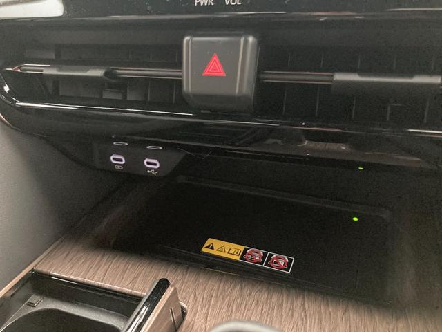 ヴェルファイアハイブリッド Z プレミア ワンオーナー禁煙車/ユニバーサルステップ/左右独立ムーンルーフ/セーフティセンス/デジタルインナーミラー/HUD/パノラミックビューモニター/純正ナビフルセグ/レザーシート/スペアキー(28枚目)