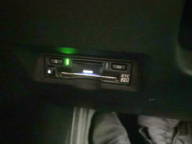 ヴェルファイアハイブリッド Z プレミア ワンオーナー禁煙車/ユニバーサルステップ/左右独立ムーンルーフ/セーフティセンス/デジタルインナーミラー/HUD/パノラミックビューモニター/純正ナビフルセグ/レザーシート/スペアキー(31枚目)