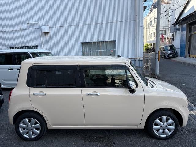 アルトラパン １０ｔｈアニバーサリーリミテッド　１年保証・社外ナビ・Ｂｌｕｅｔｏｏｔｈ・フルセグ・Ｂカメラ・ＥＴＣ・ドラレコ・禁煙車・ルームクリーニング・ボディーコーティング済（4枚目）