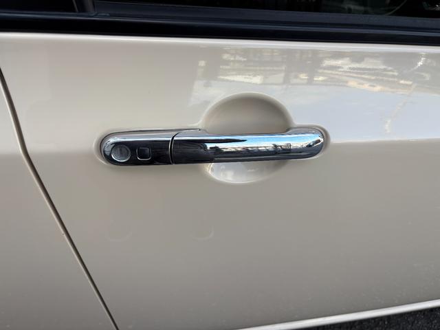 アルトラパン １０ｔｈアニバーサリーリミテッド　１年保証・社外ナビ・Ｂｌｕｅｔｏｏｔｈ・フルセグ・Ｂカメラ・ＥＴＣ・ドラレコ・禁煙車・ルームクリーニング・ボディーコーティング済（17枚目）