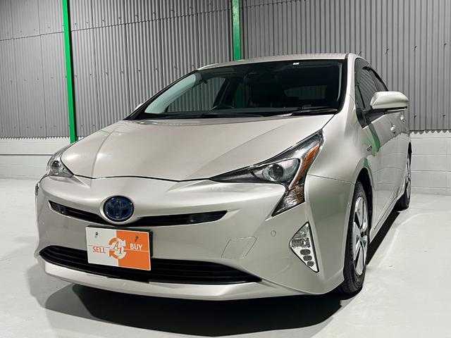 プリウス A 衝突軽減ブレーキ アダプティブクルーズコントロール LEDヘッドライト ディスプレイオーディオ バックカメラ ETC プッシュスタート スマートキー(4枚目)