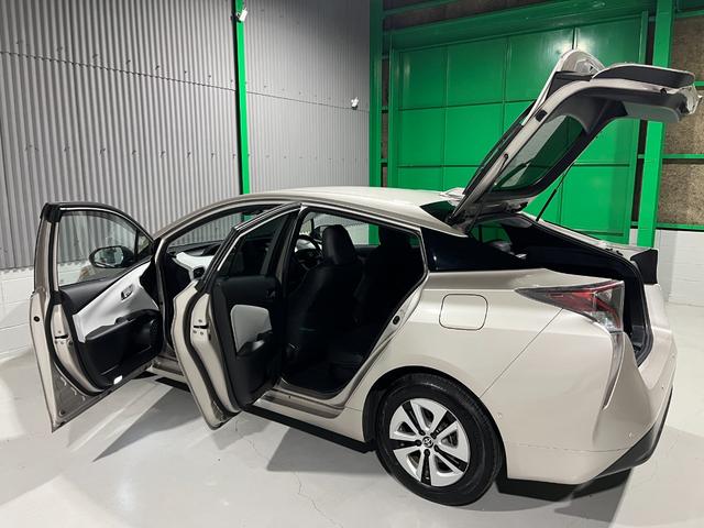 プリウス A 衝突軽減ブレーキ アダプティブクルーズコントロール LEDヘッドライト ディスプレイオーディオ バックカメラ ETC プッシュスタート スマートキー(14枚目)