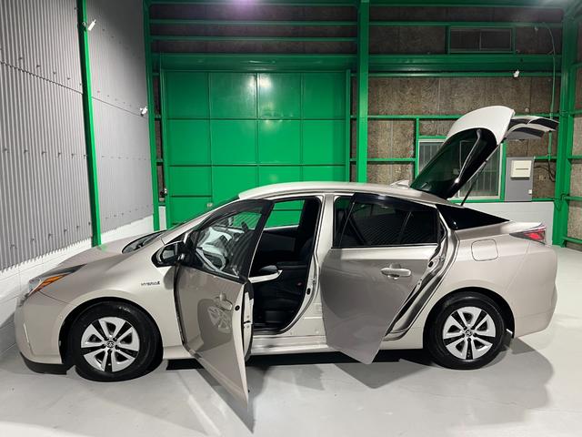 プリウス A 衝突軽減ブレーキ アダプティブクルーズコントロール LEDヘッドライト ディスプレイオーディオ バックカメラ ETC プッシュスタート スマートキー(15枚目)