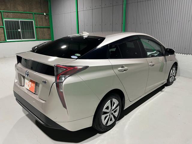 プリウス A 衝突軽減ブレーキ アダプティブクルーズコントロール LEDヘッドライト ディスプレイオーディオ バックカメラ ETC プッシュスタート スマートキー(17枚目)