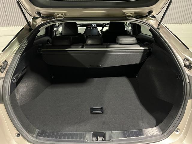 プリウス A 衝突軽減ブレーキ アダプティブクルーズコントロール LEDヘッドライト ディスプレイオーディオ バックカメラ ETC プッシュスタート スマートキー(25枚目)