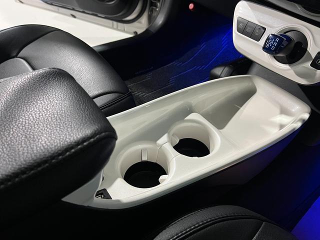 プリウス A 衝突軽減ブレーキ アダプティブクルーズコントロール LEDヘッドライト ディスプレイオーディオ バックカメラ ETC プッシュスタート スマートキー(58枚目)