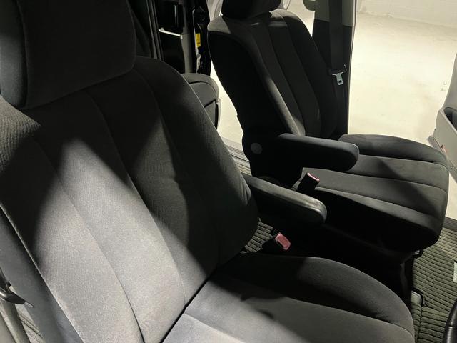 エスティマ ２．４アエラス　Ｇエディション　クルーズコントロール　両側パワースライドドア　後席シートオットマン　ナビゲーション　フルセグＴＶ　ブルートゥース　ＤＶＤ　バックカメラ　前後ドラレコ　ＥＴＣ　ＨＩＤ　プッシュスタート　スマートキー（41枚目）