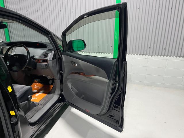 エスティマ ２．４アエラス　Ｇエディション　クルーズコントロール　両側パワースライドドア　後席シートオットマン　ナビゲーション　フルセグＴＶ　ブルートゥース　ＤＶＤ　バックカメラ　前後ドラレコ　ＥＴＣ　ＨＩＤ　プッシュスタート　スマートキー（67枚目）