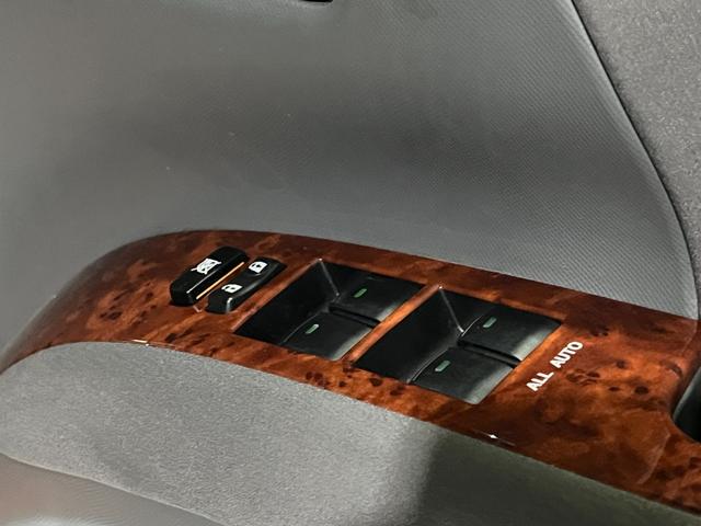 エスティマ ２．４アエラス　Ｇエディション　クルーズコントロール　両側パワースライドドア　後席シートオットマン　ナビゲーション　フルセグＴＶ　ブルートゥース　ＤＶＤ　バックカメラ　前後ドラレコ　ＥＴＣ　ＨＩＤ　プッシュスタート　スマートキー（68枚目）