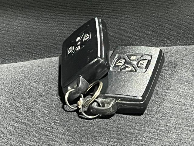 エスティマ ２．４アエラス　Ｇエディション　クルーズコントロール　両側パワースライドドア　後席シートオットマン　ナビゲーション　フルセグＴＶ　ブルートゥース　ＤＶＤ　バックカメラ　前後ドラレコ　ＥＴＣ　ＨＩＤ　プッシュスタート　スマートキー（72枚目）