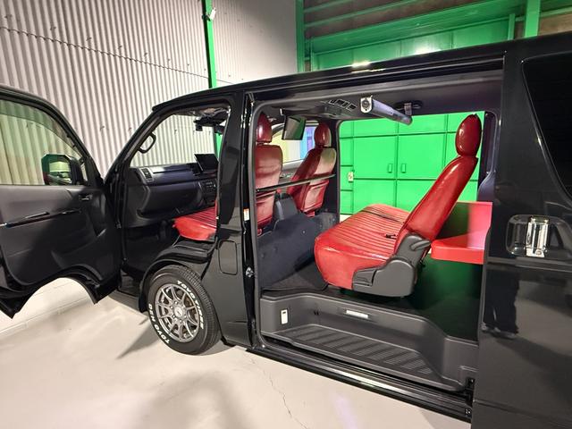 ハイエースバン スーパーＧＬ　ダークプライムＩＩ　ワンオーナー　ヒッチメンバー　両側パワースライドドア　アルパインフローティングナビゲーション　フリップダウンモニター　全周囲モニター　　ＥＴＣ　前後ドラレコ　純正デジタルインナーミラー　ローダウン（11枚目）