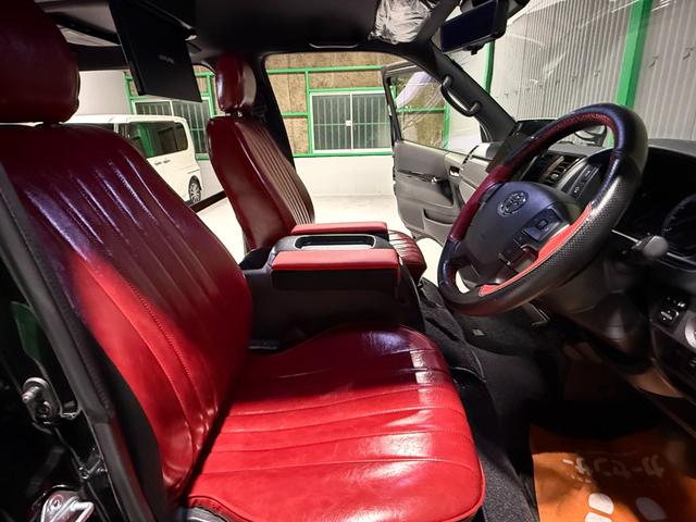 ハイエースバン スーパーＧＬ　ダークプライムＩＩ　ワンオーナー　ヒッチメンバー　両側パワースライドドア　アルパインフローティングナビゲーション　フリップダウンモニター　全周囲モニター　　ＥＴＣ　前後ドラレコ　純正デジタルインナーミラー　ローダウン（24枚目）