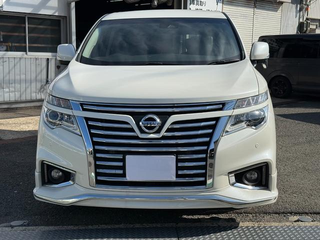 エルグランド ２５０ハイウェイスタープレミアム　純正９型ナビ　後席モニター　フルセグＴＶ　パワーバックドア　　本革シート　ＬＥＤヘッドライト　両側パワースライド　シートヒーター　バックカメラ　パワーシート　クルーズコントロール　新品タイヤ　禁煙車（2枚目）