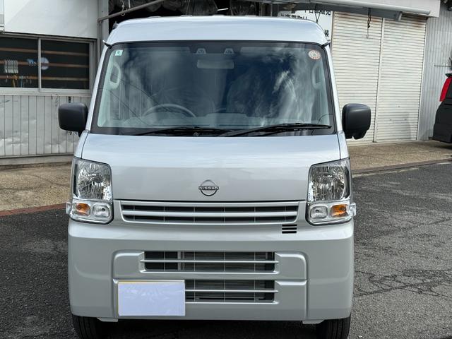 クリッパーバン 　ＣＶＴ　ハイルーフ　届出済未使用車　キーレスエントリー　パワーウィンドウ　ＵＳＢポート　衝突被害軽減装置　オーバーヘッドコンソール（2枚目）
