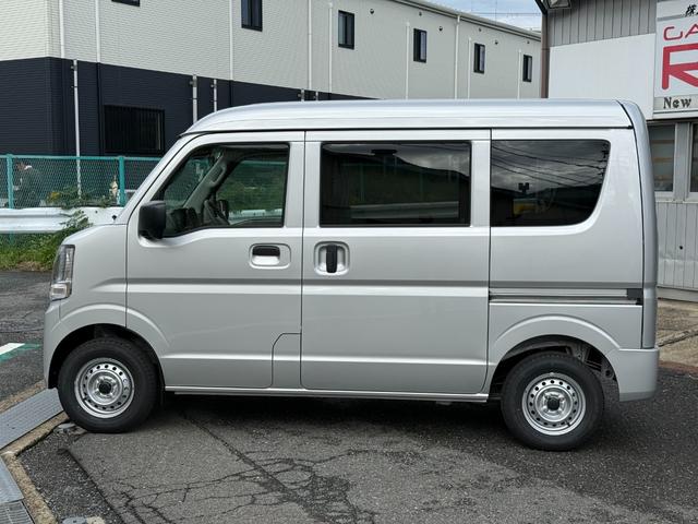 クリッパーバン 　ＣＶＴ　ハイルーフ　届出済未使用車　キーレスエントリー　パワーウィンドウ　ＵＳＢポート　衝突被害軽減装置　オーバーヘッドコンソール（5枚目）