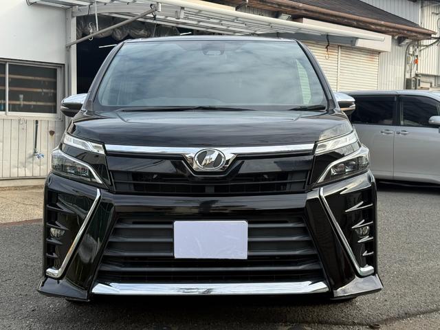 ヴォクシー ＺＳ　煌　カロッツェリア１０インチナビ　Ｂｌｕｅｔｏｏｔｈ　フルセグＴＶ　後席モニター　ドライブレコーダー　バックカメラ　ＥＴＣ　クルーズコントロール　ＬＥＤヘッドライト　リアオートエアコン　両側パワースライド（2枚目）