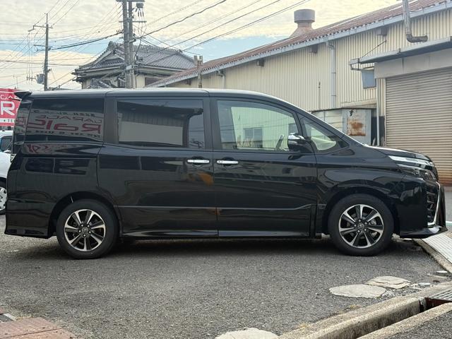 ヴォクシー ＺＳ　煌　カロッツェリア１０インチナビ　Ｂｌｕｅｔｏｏｔｈ　フルセグＴＶ　後席モニター　ドライブレコーダー　バックカメラ　ＥＴＣ　クルーズコントロール　ＬＥＤヘッドライト　リアオートエアコン　両側パワースライド（5枚目）