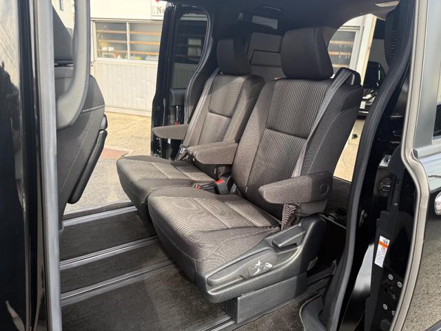 ヴォクシー ＺＳ　煌　カロッツェリア１０インチナビ　Ｂｌｕｅｔｏｏｔｈ　フルセグＴＶ　後席モニター　ドライブレコーダー　バックカメラ　ＥＴＣ　クルーズコントロール　ＬＥＤヘッドライト　リアオートエアコン　両側パワースライド（16枚目）