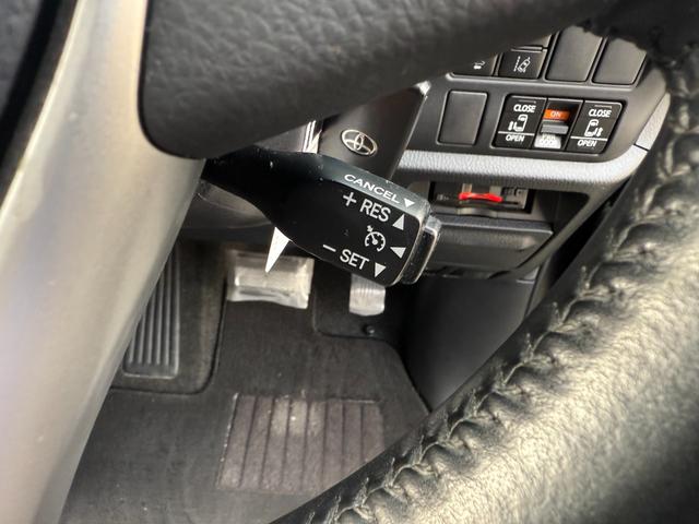 ヴォクシー ＺＳ　煌　カロッツェリア１０インチナビ　Ｂｌｕｅｔｏｏｔｈ　フルセグＴＶ　後席モニター　ドライブレコーダー　バックカメラ　ＥＴＣ　クルーズコントロール　ＬＥＤヘッドライト　リアオートエアコン　両側パワースライド（32枚目）